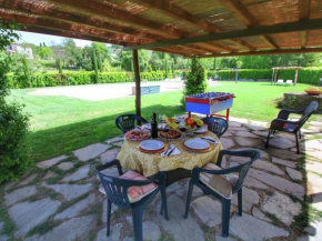 Гостиница Spacious Cottage in Lucignano with Garden  Лучиньяно